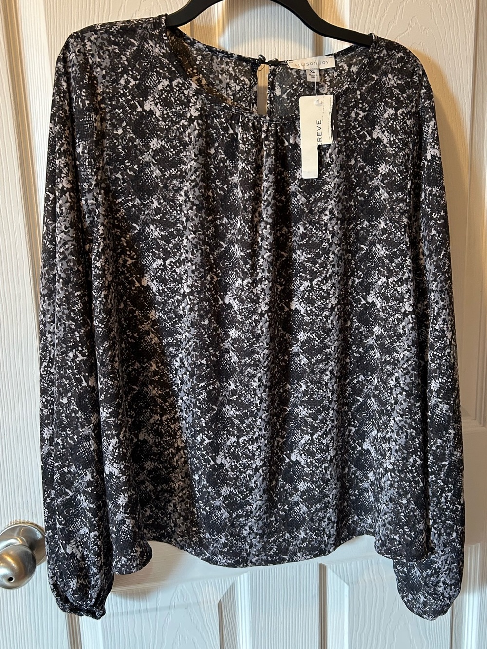 Allison Joy XL Black & White Abstract Print Top Blouse Long Sleeve Polyester NWT